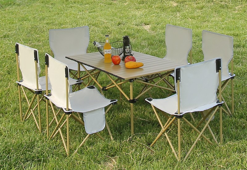 Quels aspects doivent être pris en compte lors de l'achat de tables et de chaises pliantes extérieures？