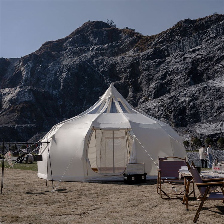 Quels avantages la tente cloche extérieure en toile YMOUTDOOR apporte-t-elle au secteur du glamping ?