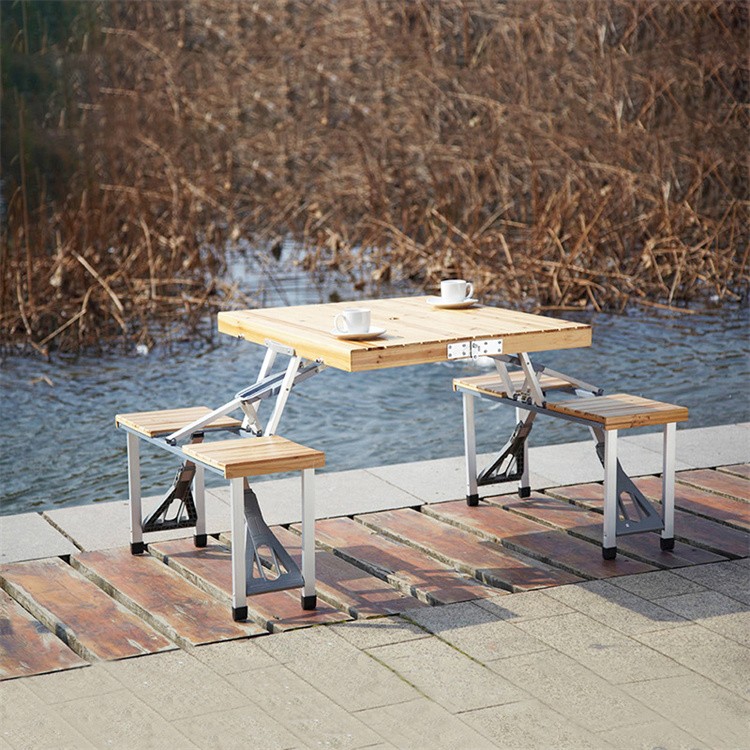 Table de pique-nique pliante avec sièges