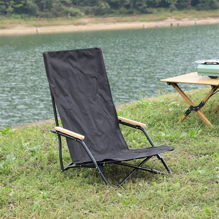 Chaise pliante de camping à la plage